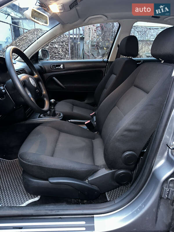 Седан Volkswagen Passat 2003 в Ровно фото 18 Седан Volkswagen Passat 2003 в Ровно