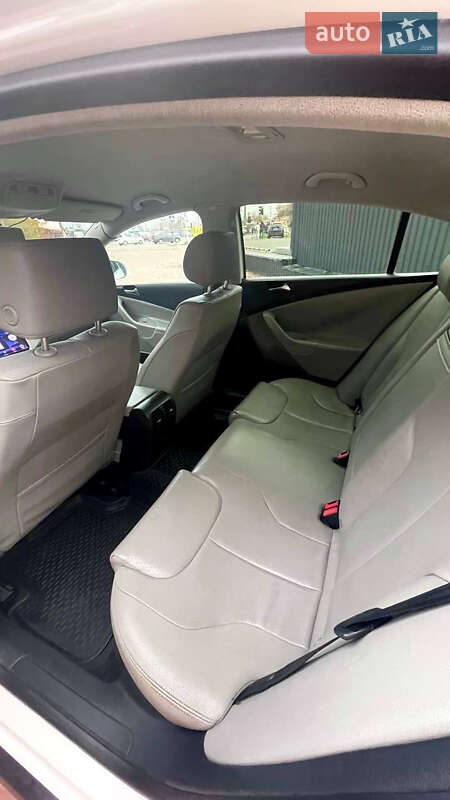 Седан Volkswagen Passat 2006 в Одессе