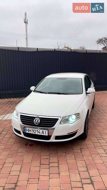 Седан Volkswagen Passat 2006 в Одессе