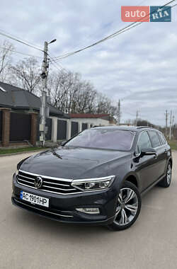 Универсал Volkswagen Passat 2020 в Киеве