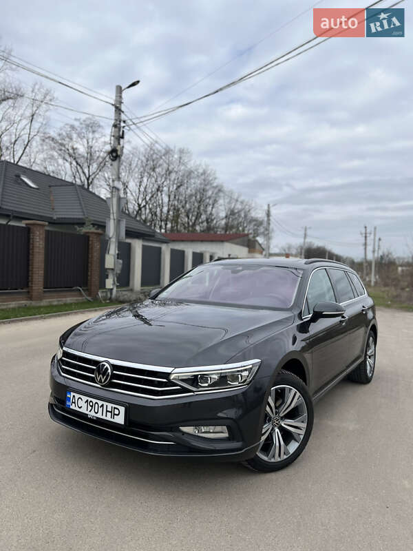 Универсал Volkswagen Passat 2020 в Киеве