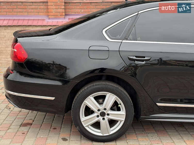 Седан Volkswagen Passat 2016 в Одессе