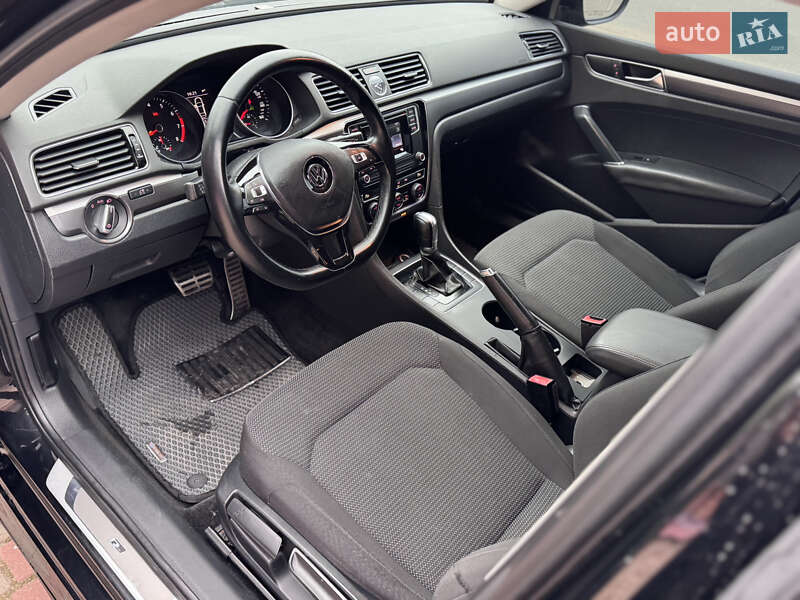 Седан Volkswagen Passat 2016 в Одессе