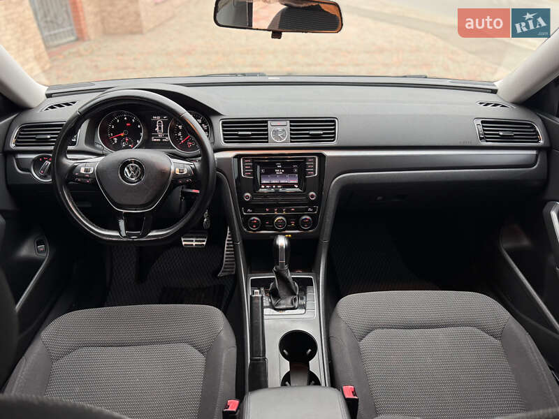 Седан Volkswagen Passat 2016 в Одессе