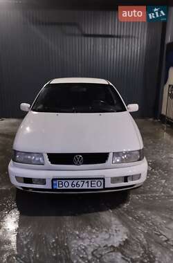 Седан Volkswagen Passat 1996 в Тернополі