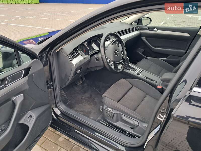 Универсал Volkswagen Passat 2018 в Нововолынске фото 4 Универсал Volkswagen Passat 2018 в Нововолынске