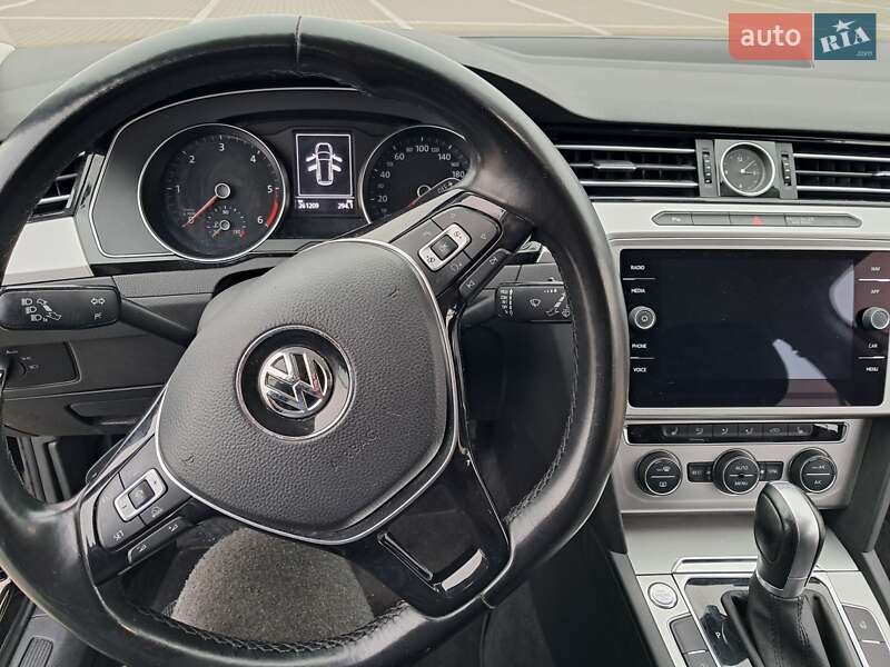 Универсал Volkswagen Passat 2018 в Нововолынске фото 19 Универсал Volkswagen Passat 2018 в Нововолынске