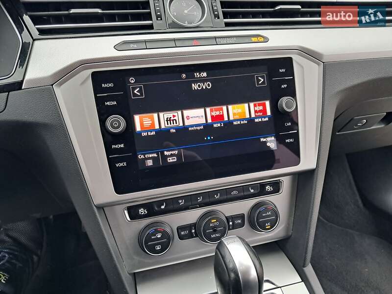 Универсал Volkswagen Passat 2018 в Нововолынске фото 24 Универсал Volkswagen Passat 2018 в Нововолынске