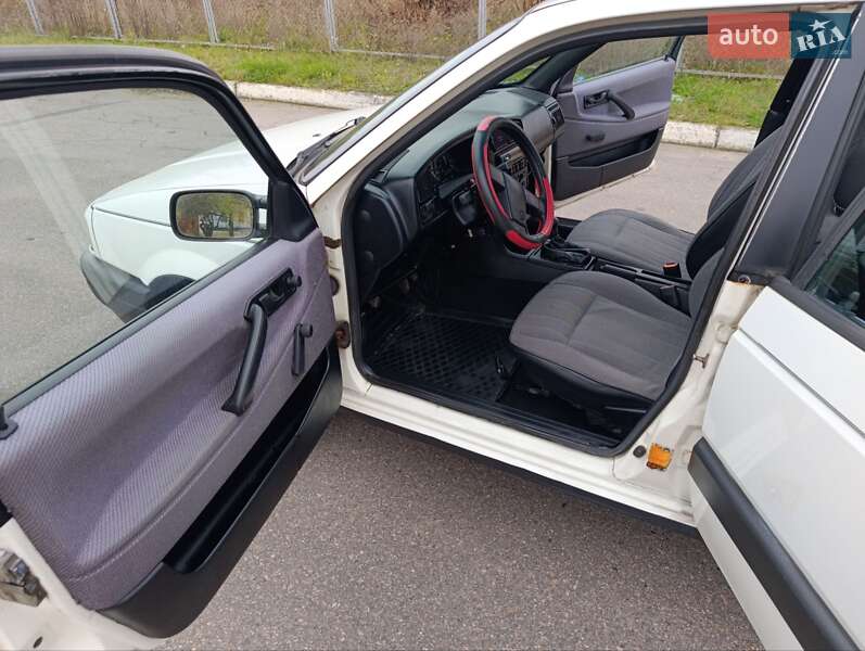 Седан Volkswagen Passat 1988 в Черкассах