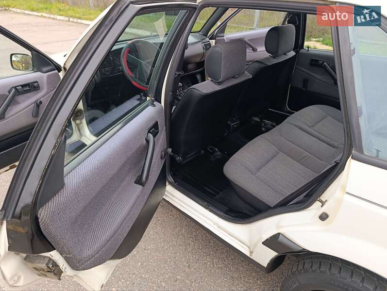 Седан Volkswagen Passat 1988 в Черкассах