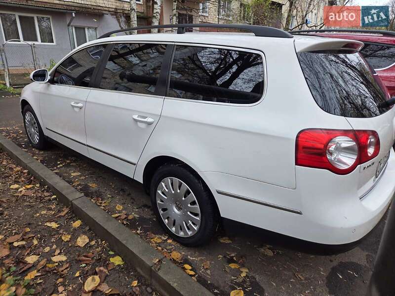 Универсал Volkswagen Passat 2010 в Черновцах