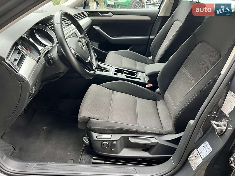 Седан Volkswagen Passat 2017 в Одессе фото 12 Седан Volkswagen Passat 2017 в Одессе