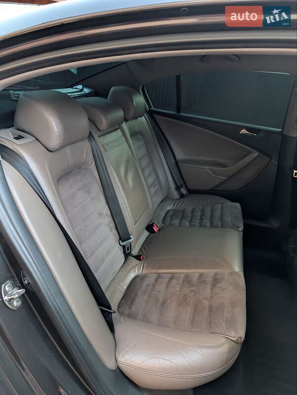 Седан Volkswagen Passat 2006 в Тячеве