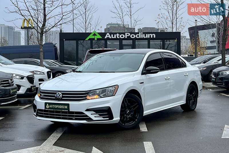 Седан Volkswagen Passat 2018 в Киеве