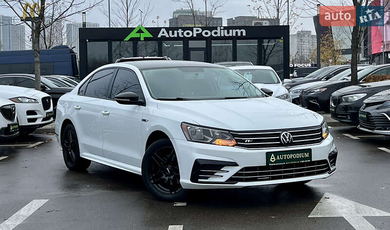 Седан Volkswagen Passat 2018 в Киеве