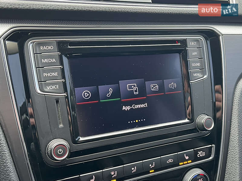 Седан Volkswagen Passat 2018 в Киеве