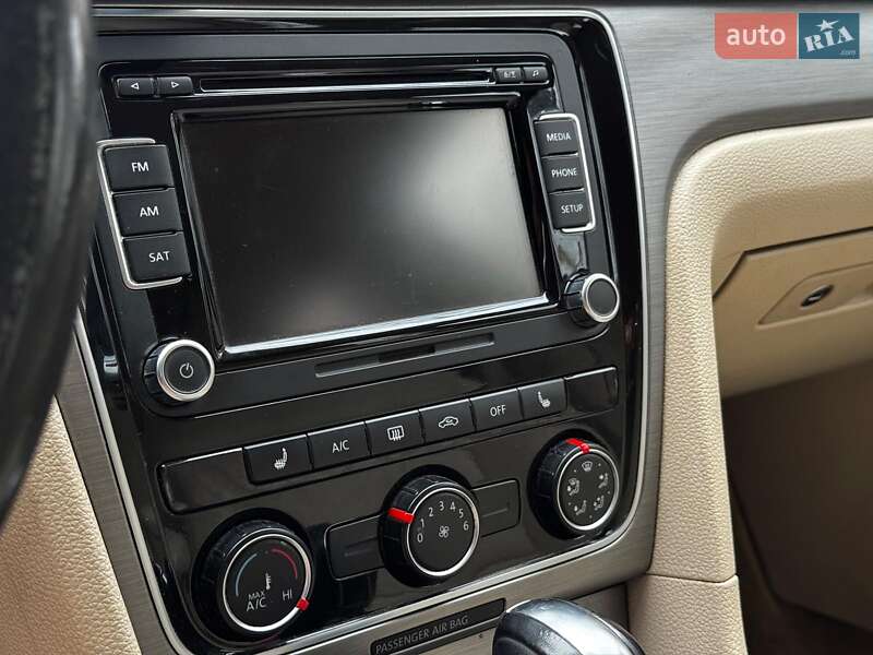Седан Volkswagen Passat 2014 в Києві