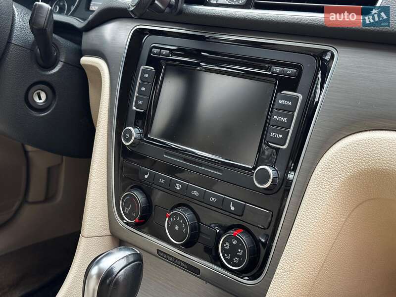 Седан Volkswagen Passat 2014 в Києві