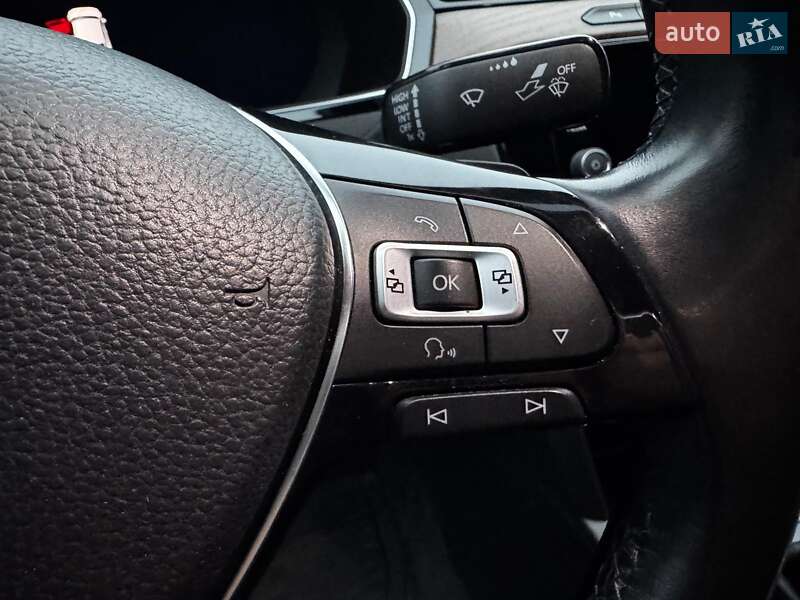 Седан Volkswagen Passat 2018 в Киеве фото 36 Седан Volkswagen Passat 2018 в Киеве