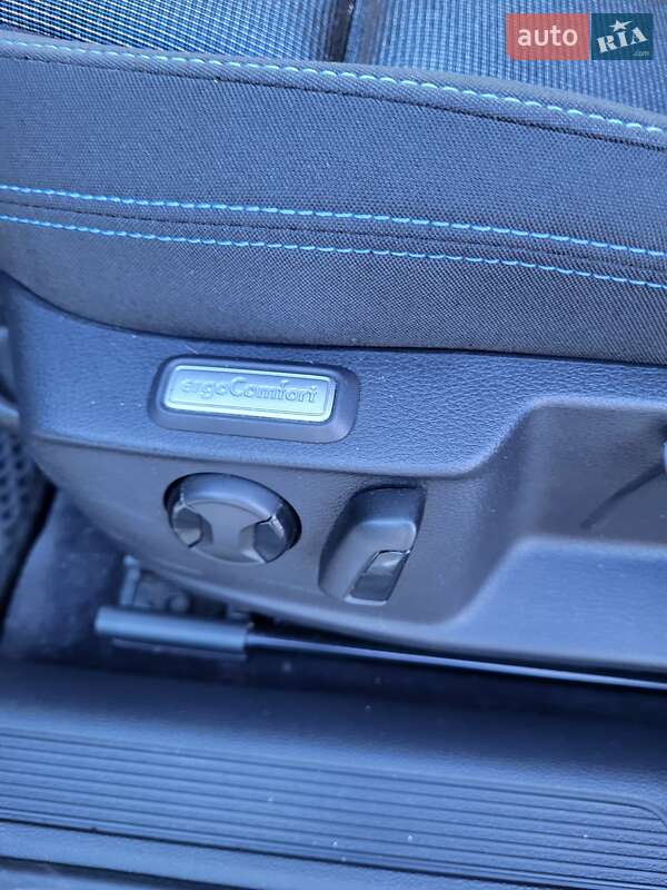 Універсал Volkswagen Passat 2016 в Львові