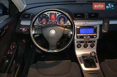 Універсал Volkswagen Passat 2007 в Жовкві