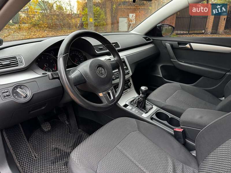 Седан Volkswagen Passat 2011 в Киеве фото 12 Седан Volkswagen Passat 2011 в Киеве
