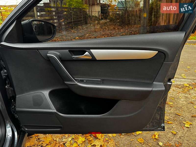 Седан Volkswagen Passat 2011 в Киеве фото 28 Седан Volkswagen Passat 2011 в Киеве