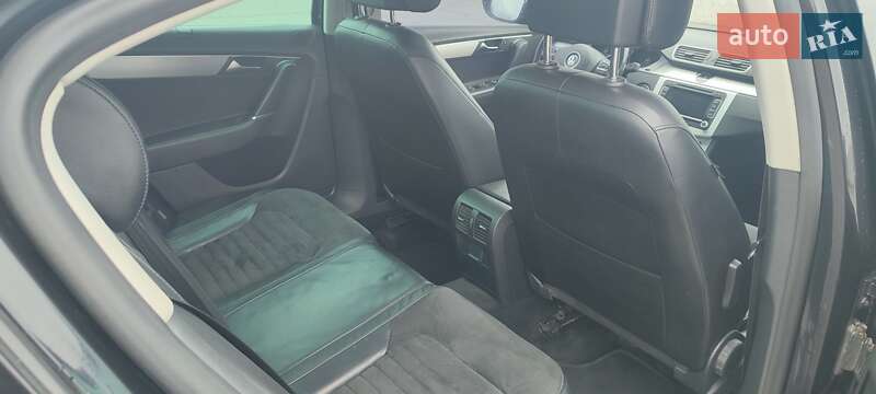 Седан Volkswagen Passat 2011 в Мироновке