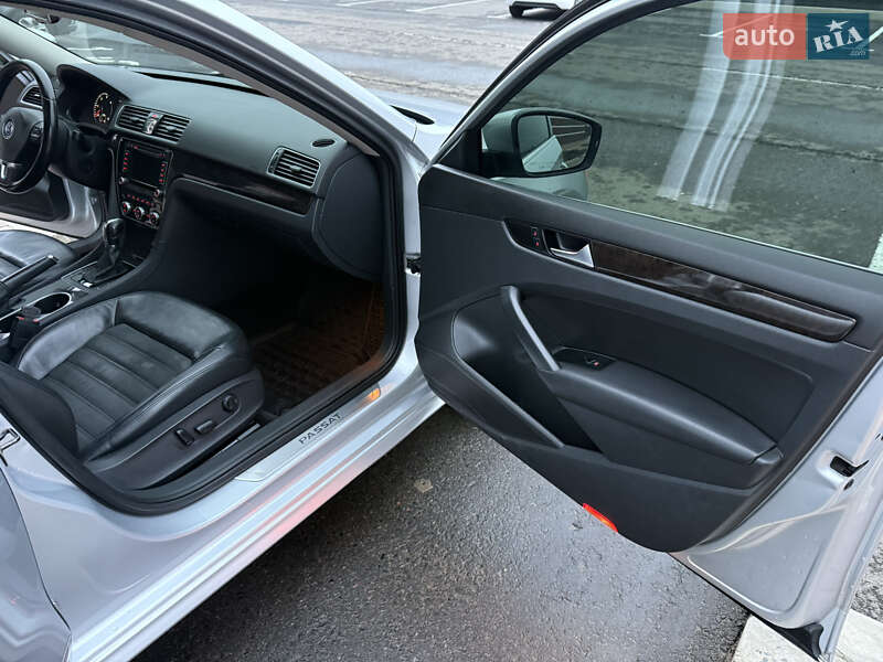 Седан Volkswagen Passat 2013 в Умани