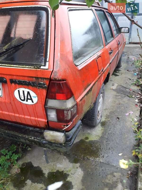 Универсал Volkswagen Passat 1983 в Костополе