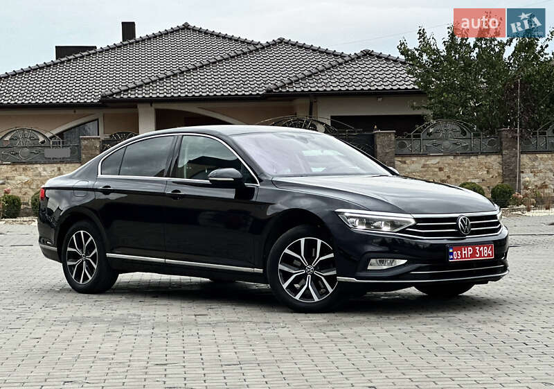 Седан Volkswagen Passat 2021 в Ровно