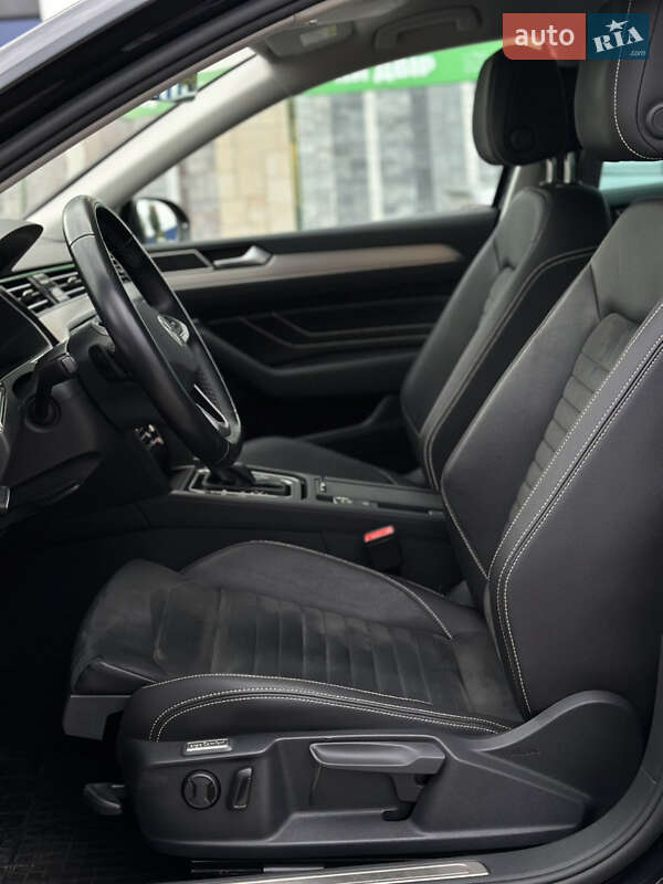 Седан Volkswagen Passat 2021 в Ровно