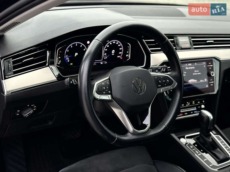 Седан Volkswagen Passat 2021 в Ровно