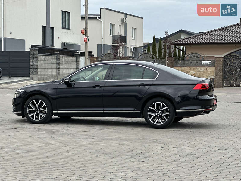 Седан Volkswagen Passat 2021 в Ровно