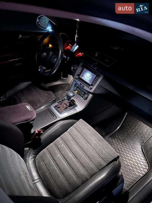 Универсал Volkswagen Passat 2008 в Киеве