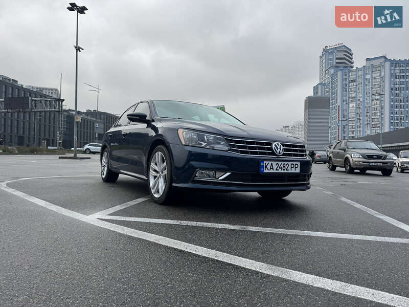 Седан Volkswagen Passat 2018 в Киеве