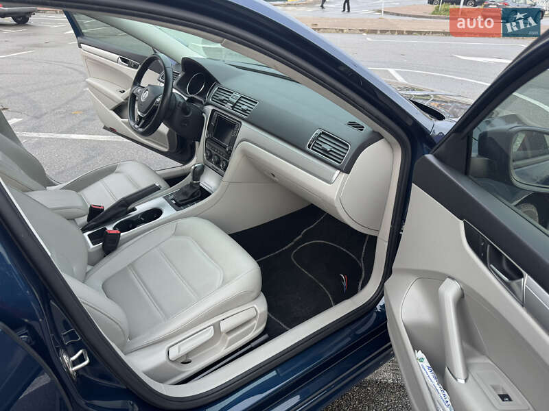 Седан Volkswagen Passat 2018 в Киеве