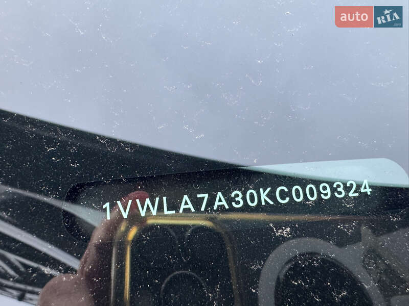 Седан Volkswagen Passat 2018 в Киеве