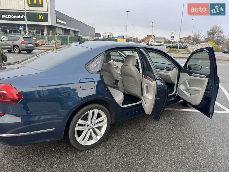 Седан Volkswagen Passat 2018 в Киеве