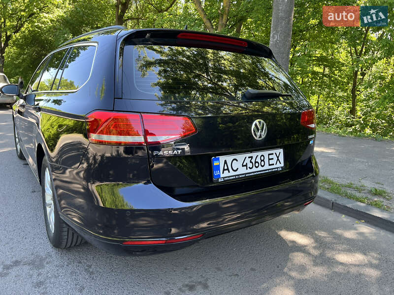 Универсал Volkswagen Passat 2017 в Луцке фото 5 Универсал Volkswagen Passat 2017 в Луцке