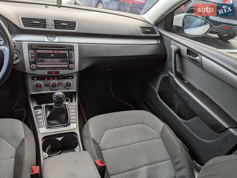 Седан Volkswagen Passat 2013 в Ивано-Франковске фото 51 Седан Volkswagen Passat 2013 в Ивано-Франковске