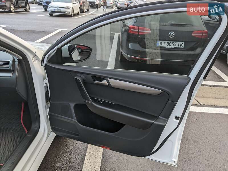 Седан Volkswagen Passat 2013 в Ивано-Франковске фото 69 Седан Volkswagen Passat 2013 в Ивано-Франковске