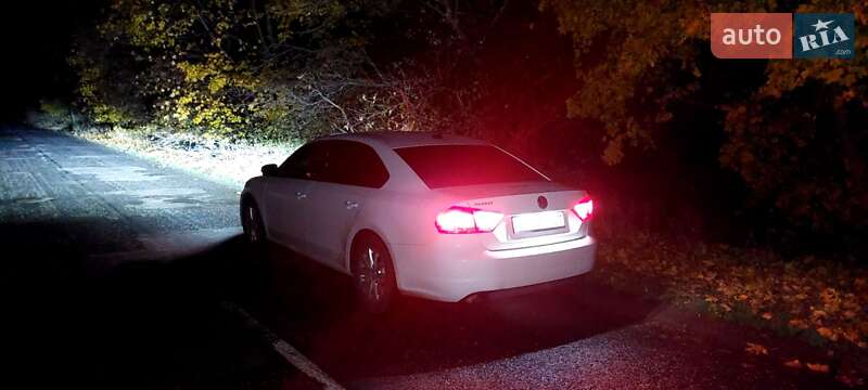 Седан Volkswagen Passat 2014 в Кропивницком