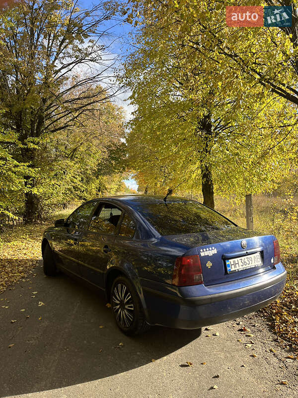 Седан Volkswagen Passat 1998 в Баре
