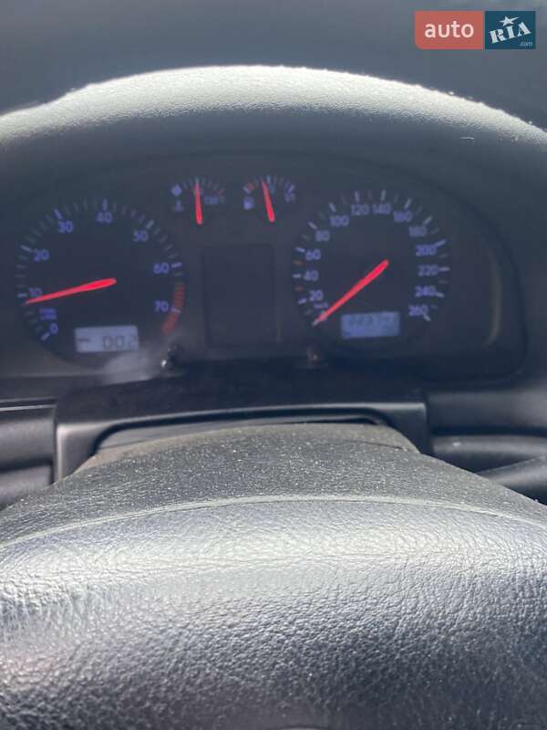 Универсал Volkswagen Passat 1999 в Киеве