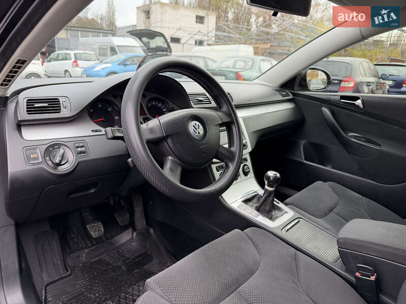 Универсал Volkswagen Passat 2007 в Ровно