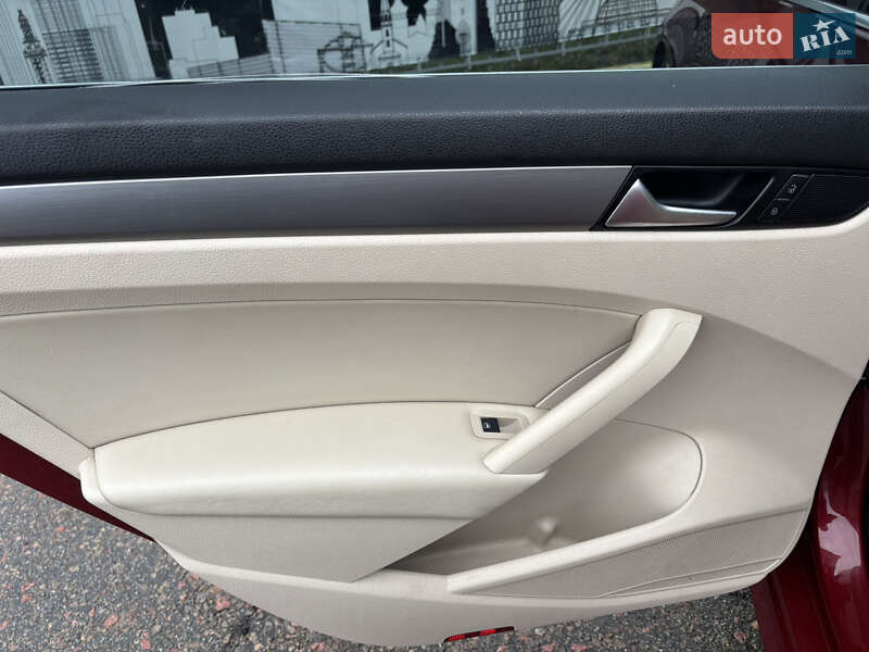 Седан Volkswagen Passat 2015 в Киеве