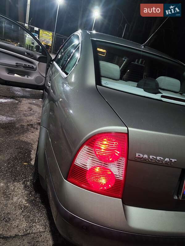 Седан Volkswagen Passat 2001 в Виннице