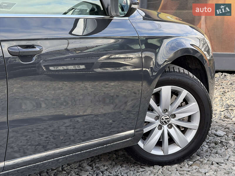 Универсал Volkswagen Passat 2011 в Стрые