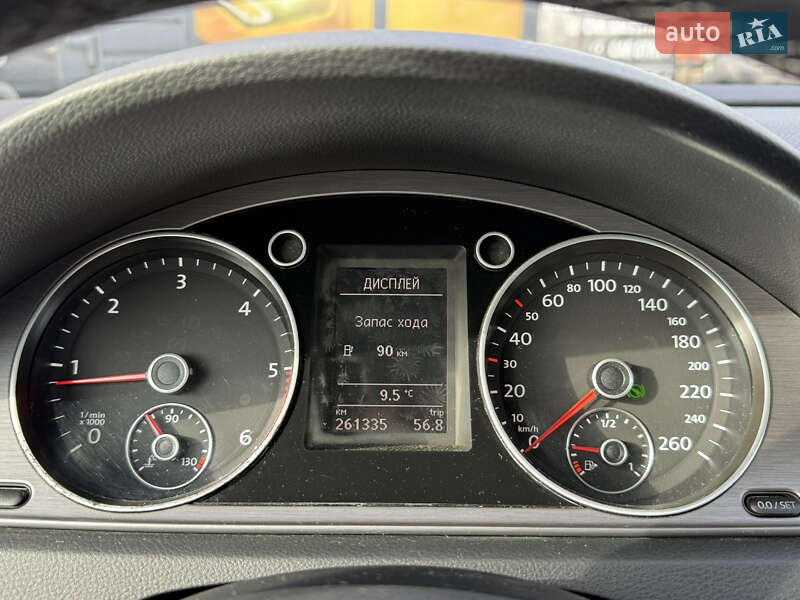 Универсал Volkswagen Passat 2011 в Стрые